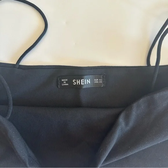 SHEIN Black Cropped Tank Top AND White Cropped Tank Top Bundle Size XS - Picture 8 of 10